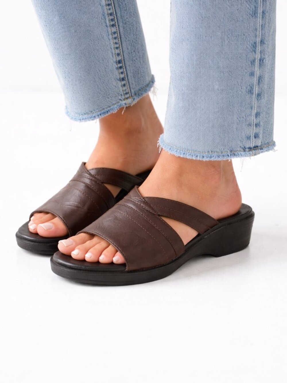 L.L. Bean Brown Leather Wedge Sandals 10 Comfort Cross Strap‎ Slide